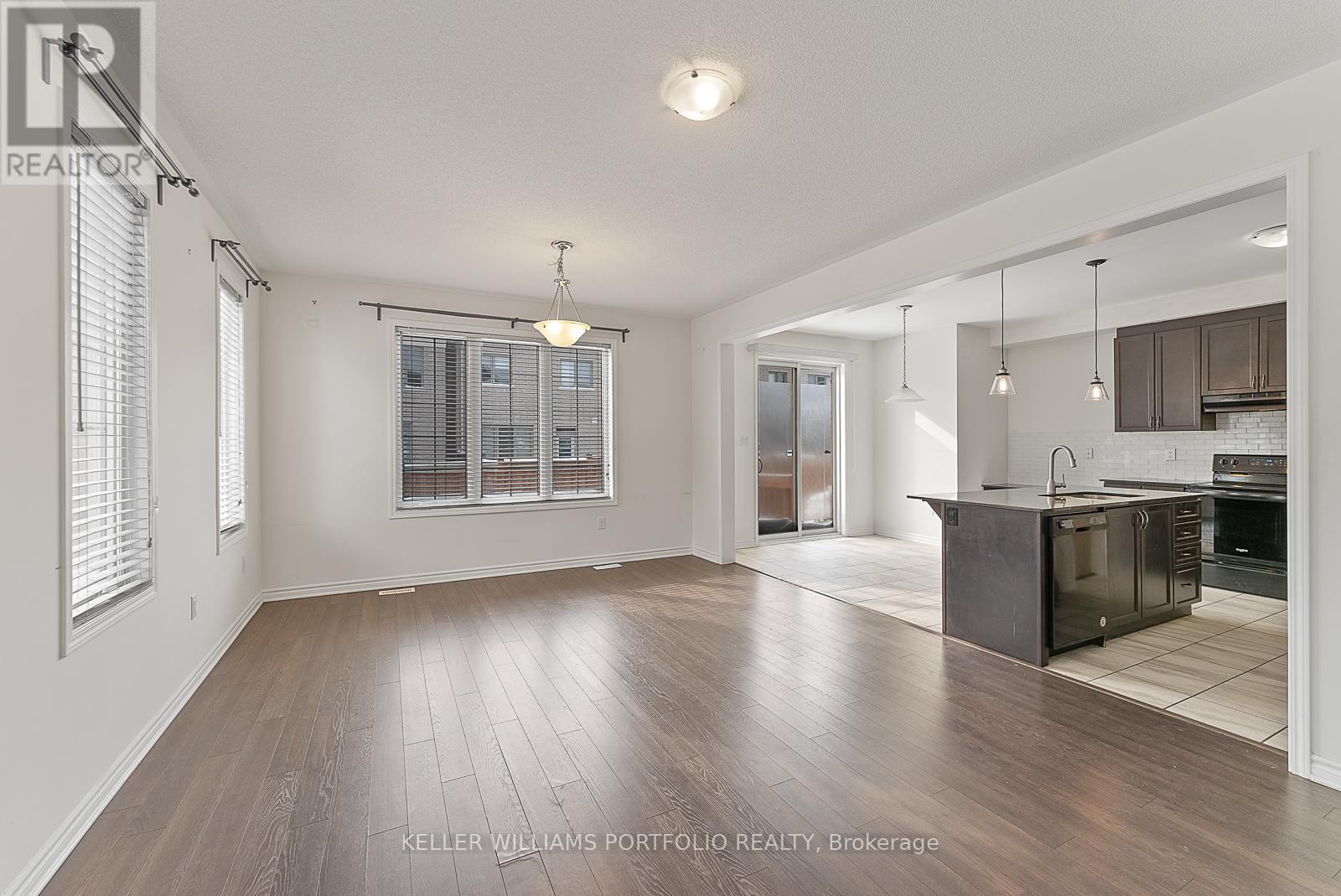 92 Callandar Road, Brampton, Ontario  L7A 5E2 - Photo 4 - W12975686