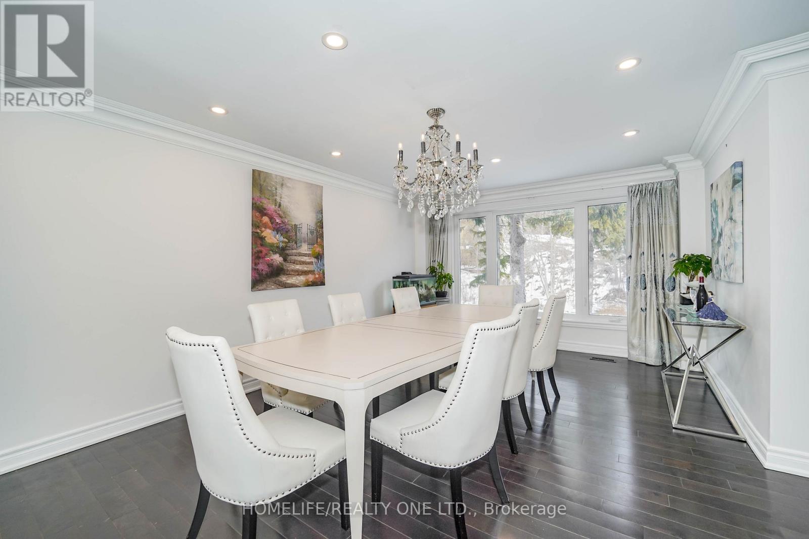 31 Bearwood Drive, Toronto, Ontario  M9A 4G5 - Photo 15 - W12975692