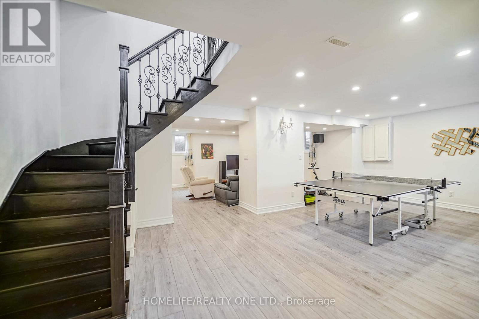 31 Bearwood Drive, Toronto, Ontario  M9A 4G5 - Photo 33 - W12975692