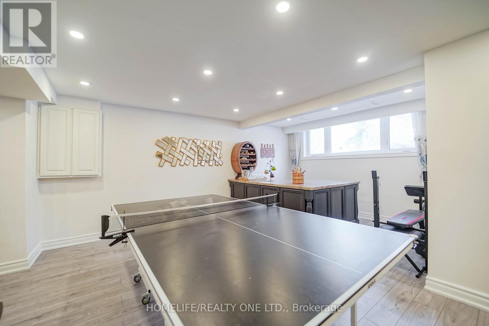 31 Bearwood Drive, Toronto, Ontario  M9A 4G5 - Photo 34 - W12975692