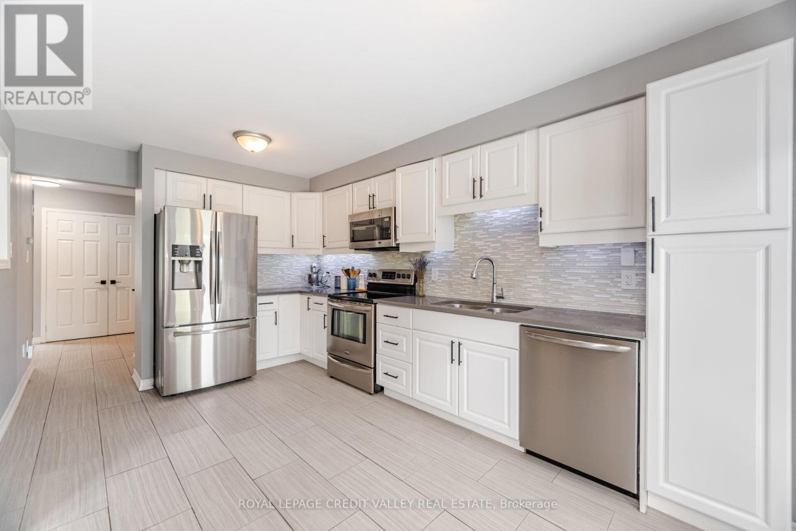 56 Valonia Drive, Brampton, Ontario  L6V 4K1 - Photo 14 - W12975694