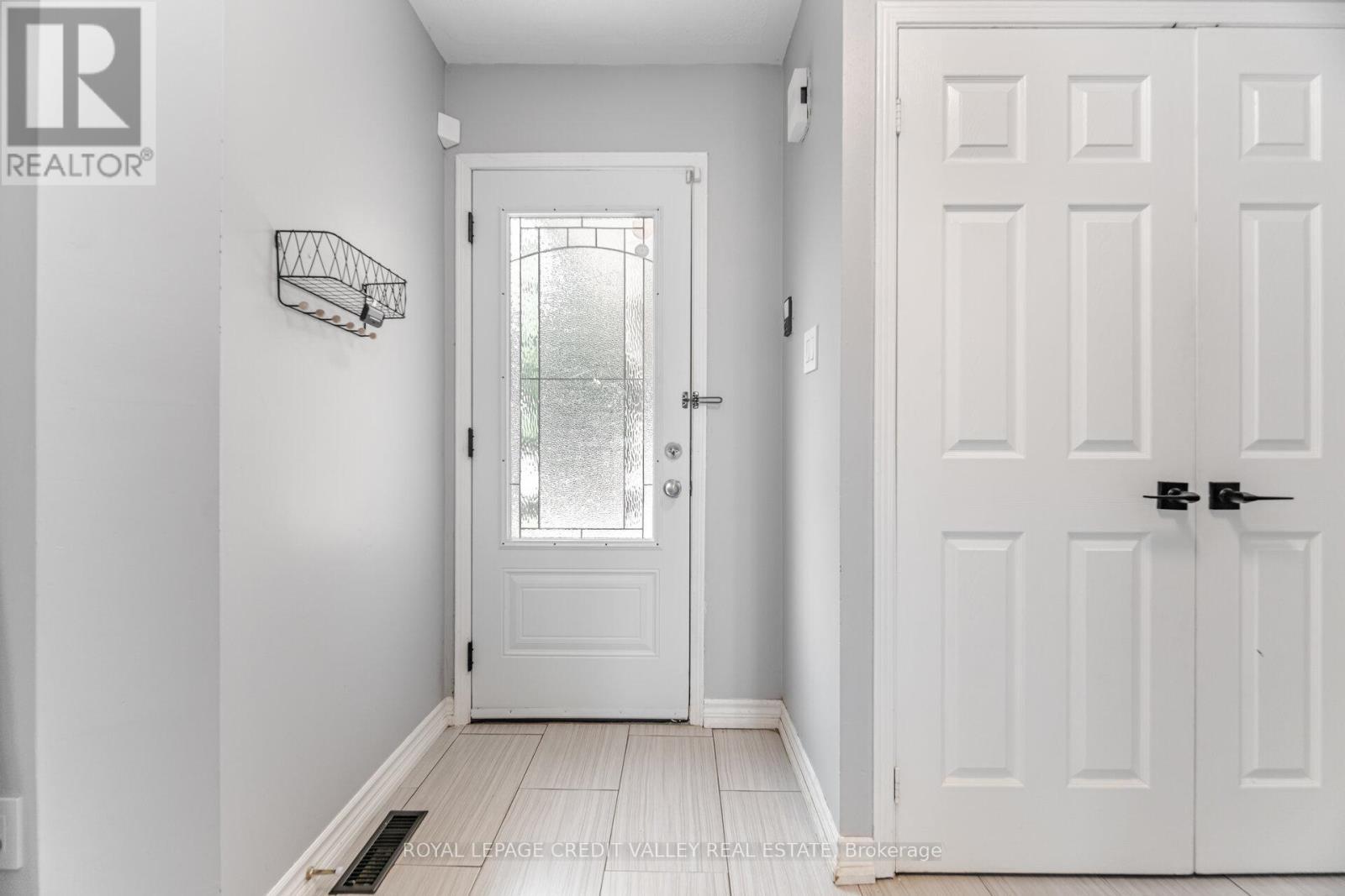 56 Valonia Drive, Brampton, Ontario  L6V 4K1 - Photo 6 - W12975694