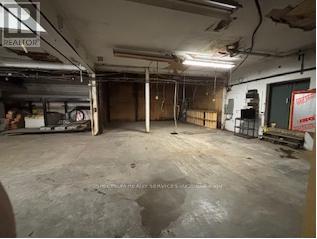 464 Gilbert Avenue, Toronto (Caledonia-Fairbank), Ontario  M6E 4X5 - Photo 10 - W12975734