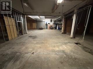 464 Gilbert Avenue, Toronto (Caledonia-Fairbank), Ontario  M6E 4X5 - Photo 11 - W12975734