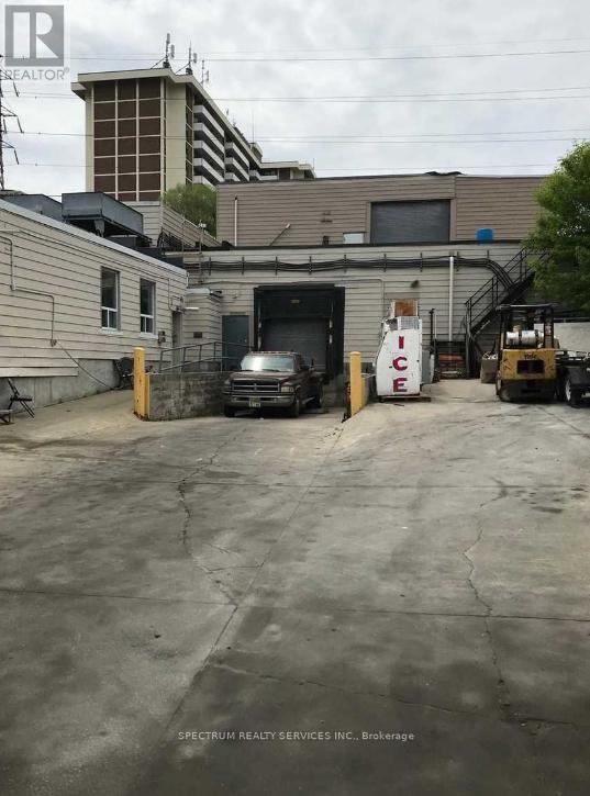 464 Gilbert Avenue, Toronto (Caledonia-Fairbank), Ontario  M6E 4X5 - Photo 2 - W12975734