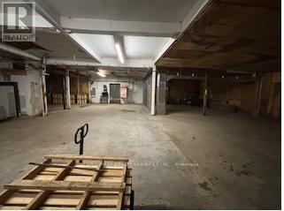 464 Gilbert Avenue, Toronto (Caledonia-Fairbank), Ontario  M6E 4X5 - Photo 6 - W12975734