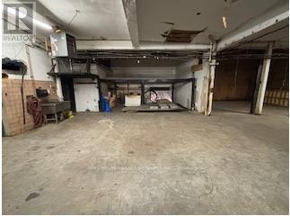 464 Gilbert Avenue, Toronto (Caledonia-Fairbank), Ontario  M6E 4X5 - Photo 9 - W12975734