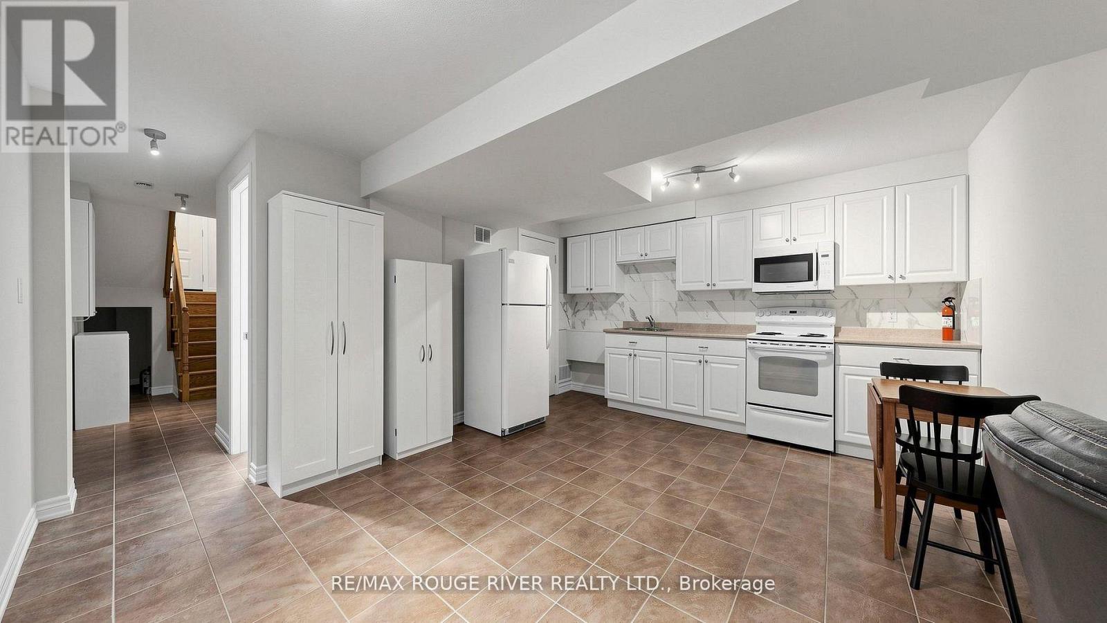 186 Brandon Avenue, Toronto, Ontario  M6H 4H2 - Photo 29 - W12975762