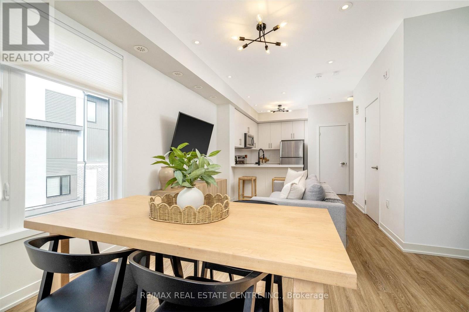 18 - 3409 Ridgeway Drive, Mississauga, Ontario  L5L 0B9 - Photo 10 - W12975766