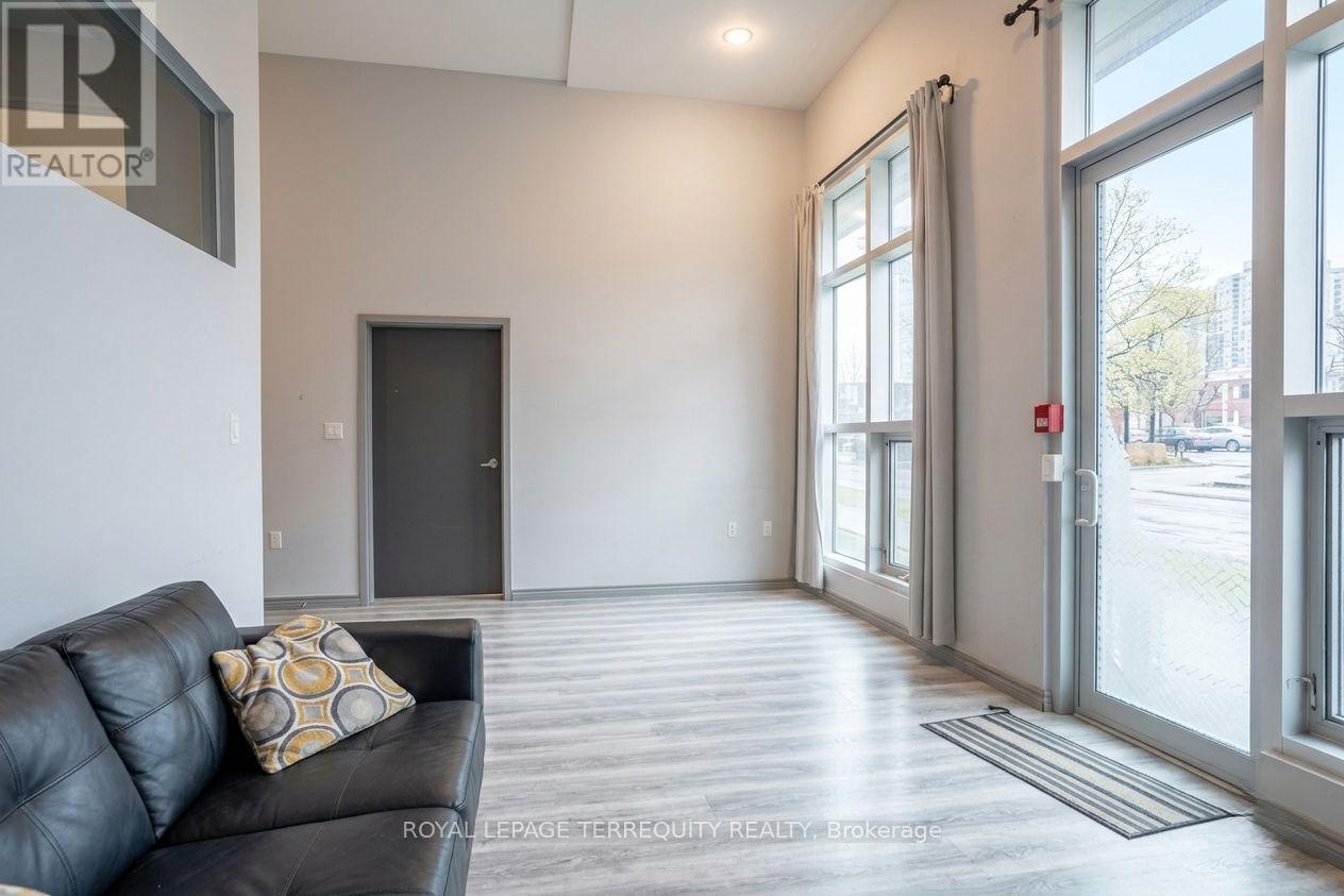 F106 - 275 Larch Street, Waterloo, Ontario  N2L 0J5 - Photo 12 - X12975394