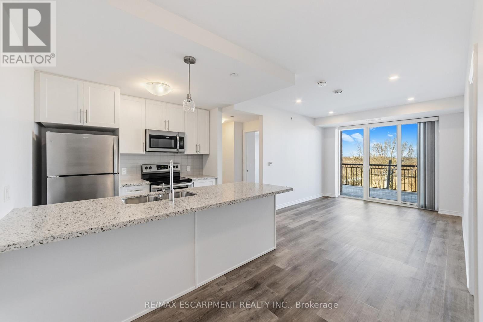 302 - 2750 KING STREET, Hamilton, Ontario