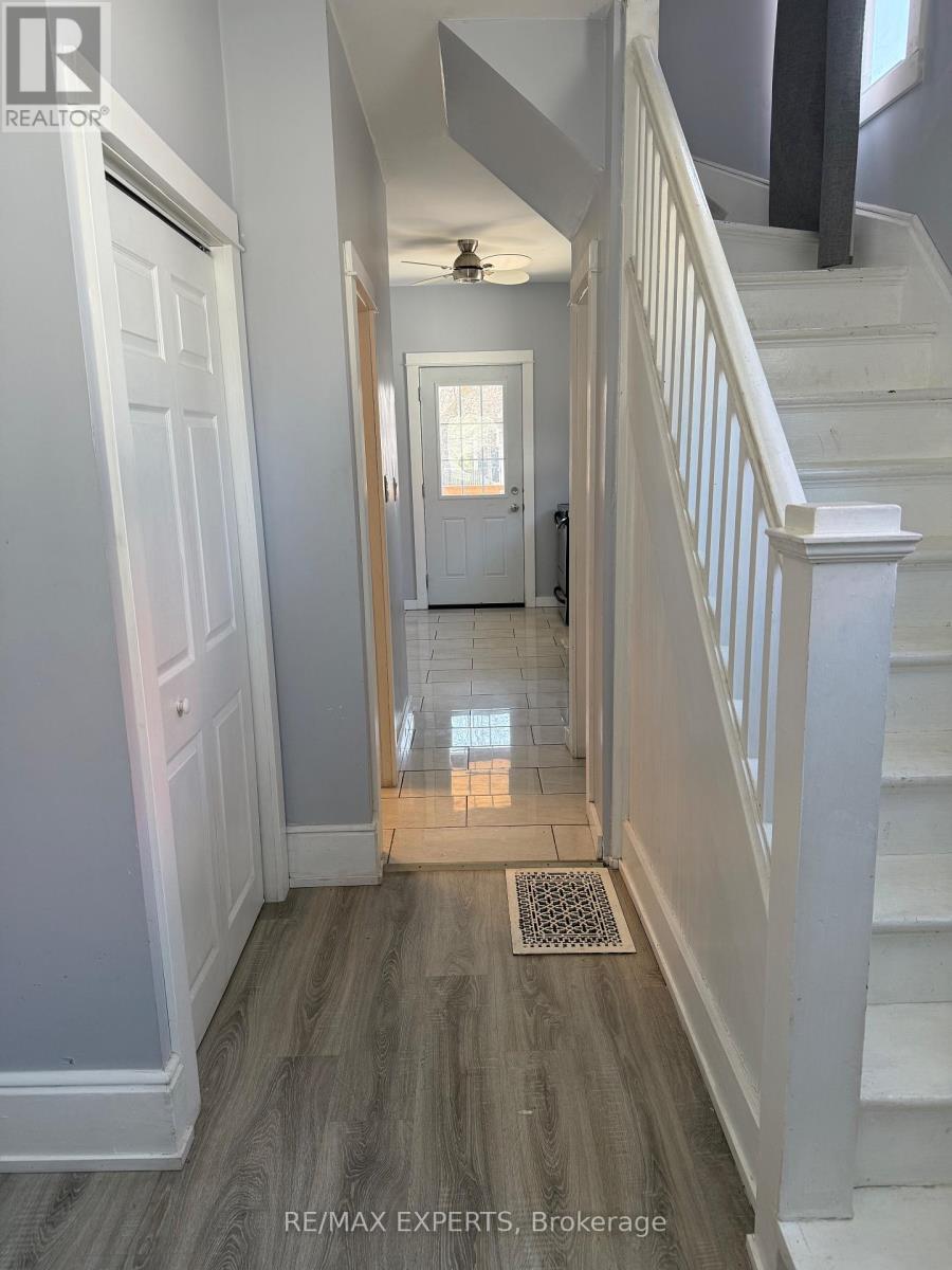 258 Dundas Street, Woodstock, Ontario  N4S 1B1 - Photo 2 - X12975718