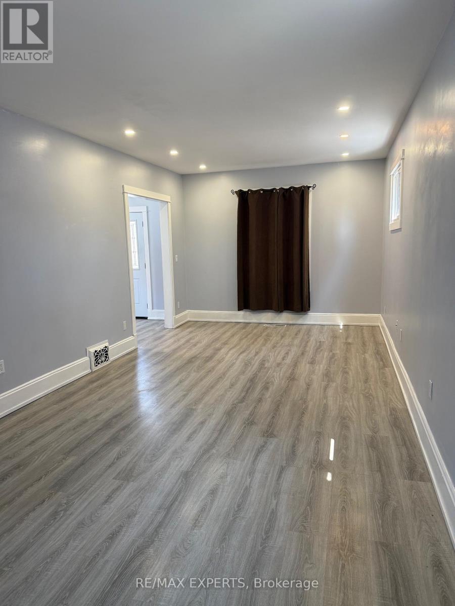 258 Dundas Street, Woodstock, Ontario  N4S 1B1 - Photo 3 - X12975718