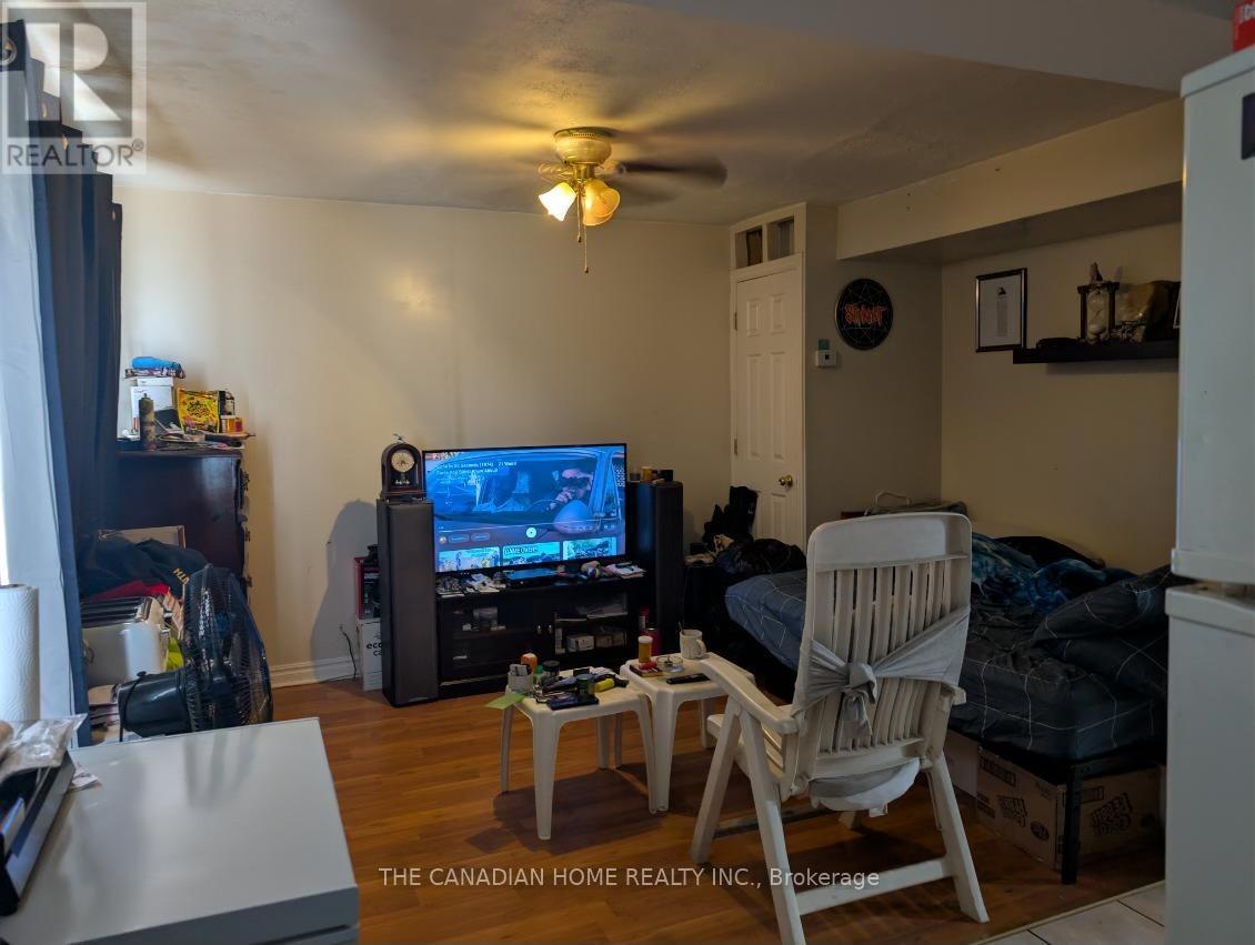 563 Cannon Street E, Hamilton, Ontario  L8L 2G2 - Photo 2 - X12975732