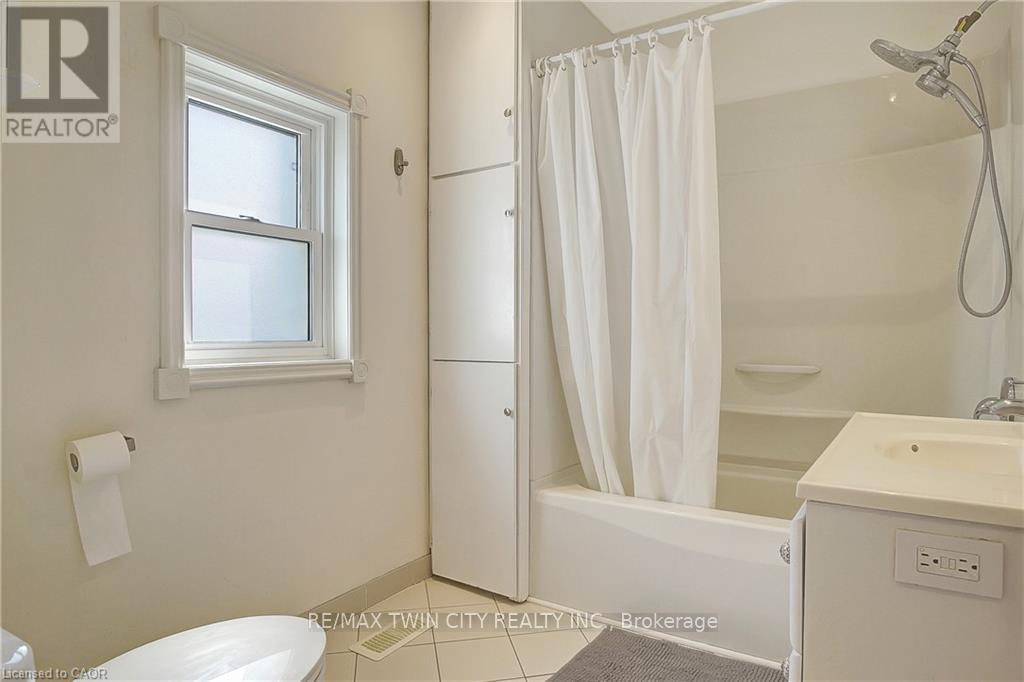 12 Murdoch Street, Cambridge, Ontario  N1R 4H4 - Photo 15 - X12975770