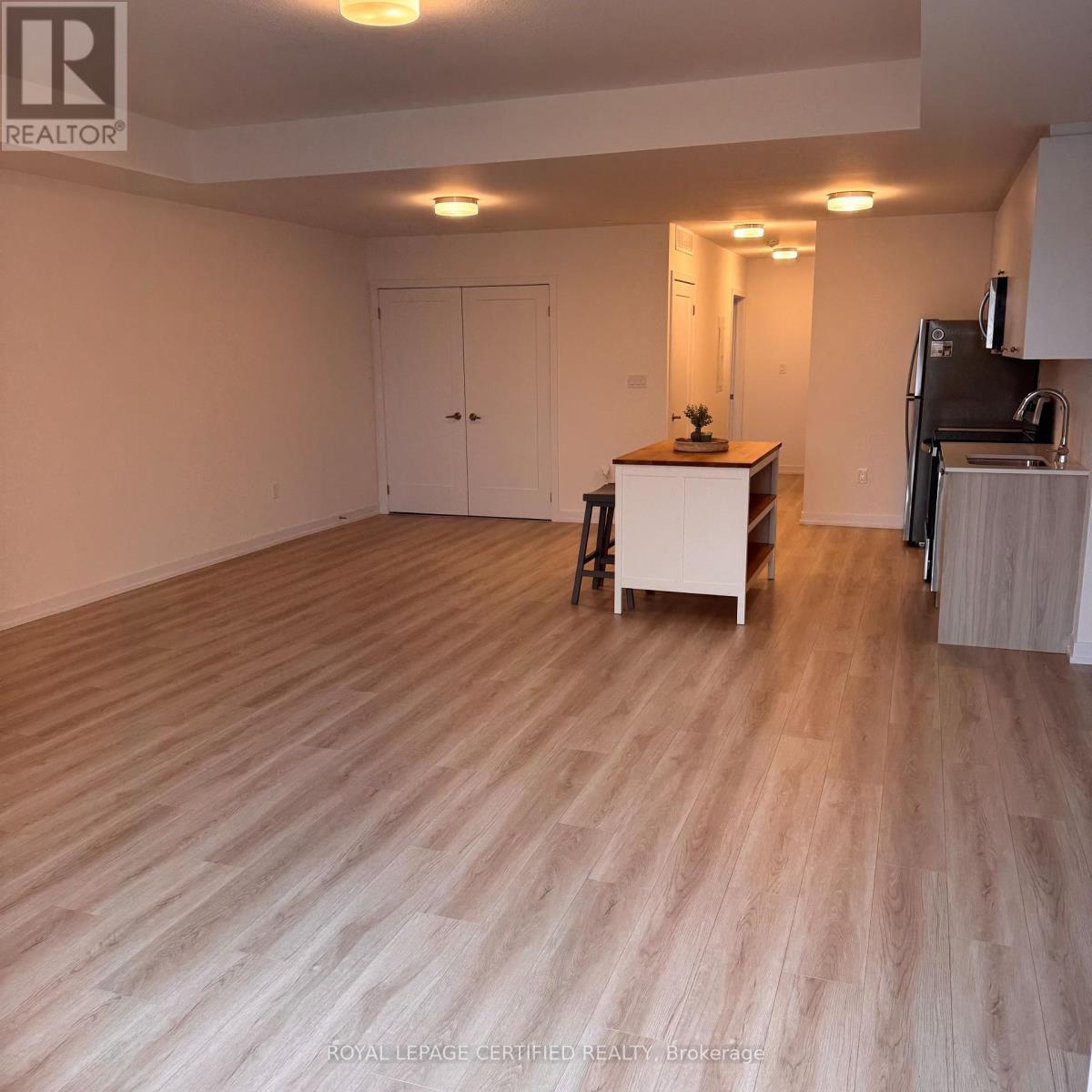 P16 - 25 Palace Street, Kitchener, Ontario  N2E 0L2 - Photo 5 - X12975800