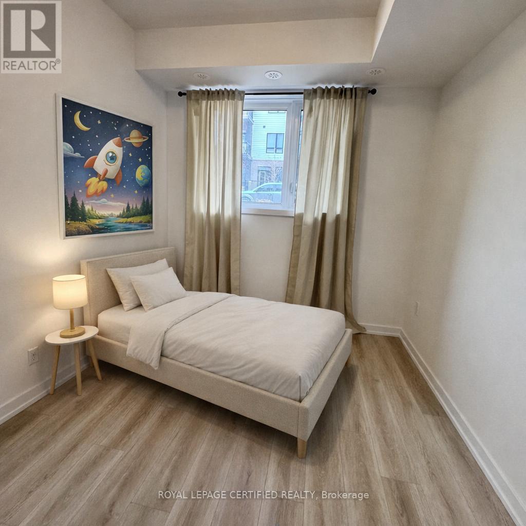 P16 - 25 Palace Street, Kitchener, Ontario  N2E 0L2 - Photo 7 - X12975800