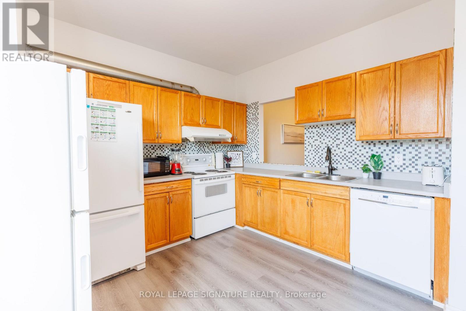 5 - 1570 Richmond Street, London North, Ontario  N6G 4W2 - Photo 6 - X12975820