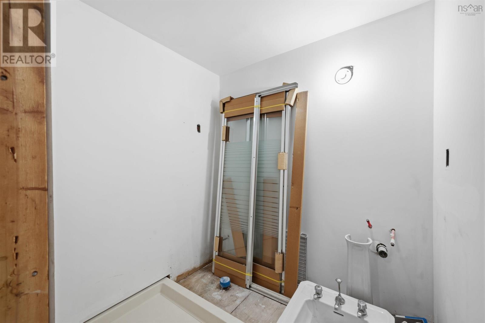 24 The Horseshoe, Dartmouth, Nova Scotia  B2Y 4E5 - Photo 34 - 202606784