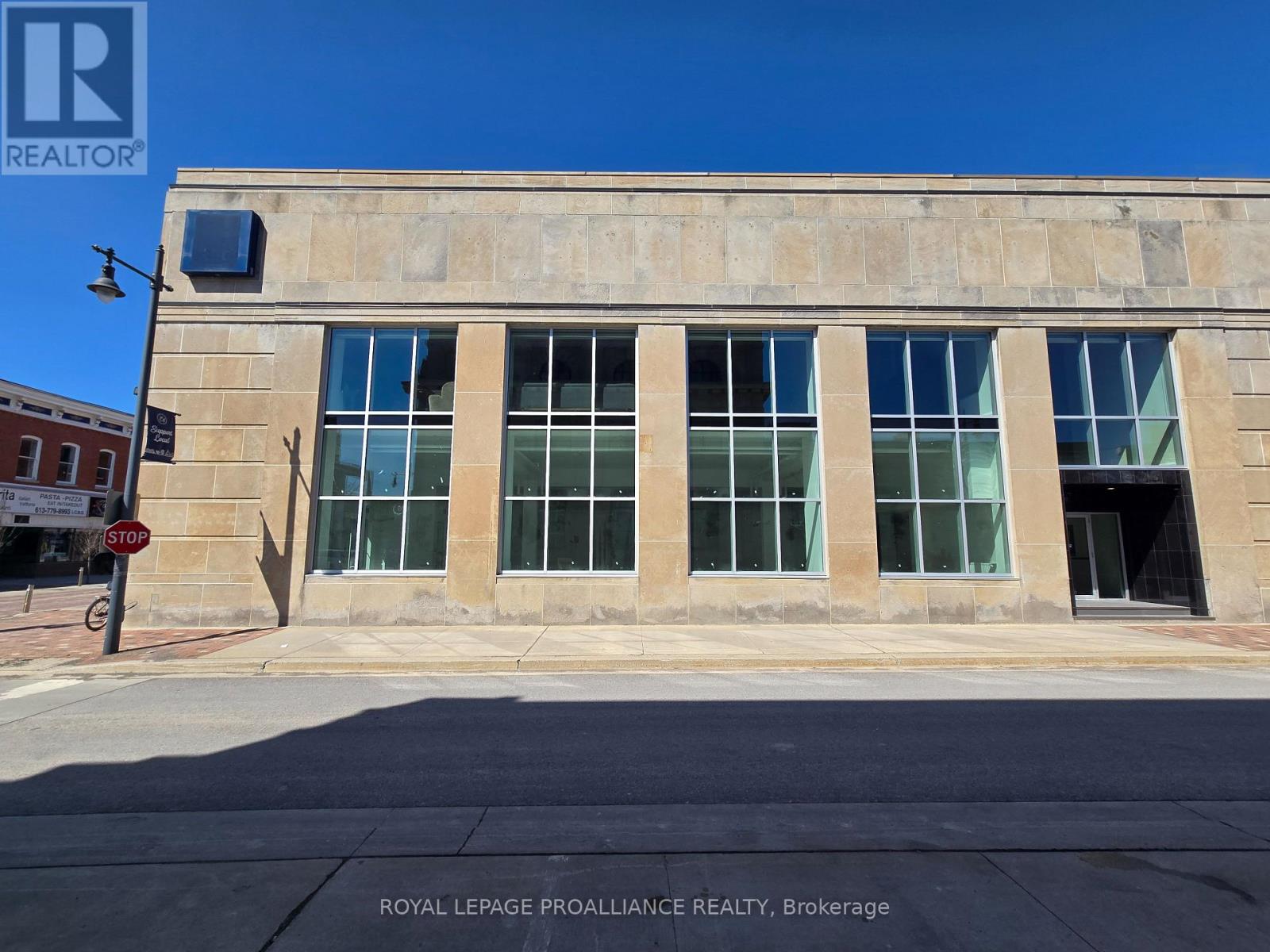 241 Front Street, Belleville, Ontario  K8N 2Z6 - Photo 3 - X12969206