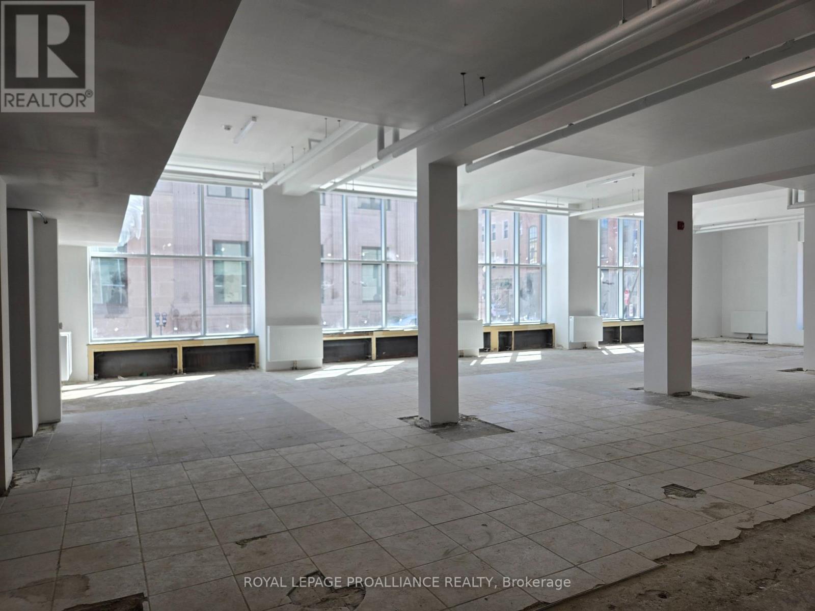 241 Front Street, Belleville, Ontario  K8N 2Z6 - Photo 5 - X12969206