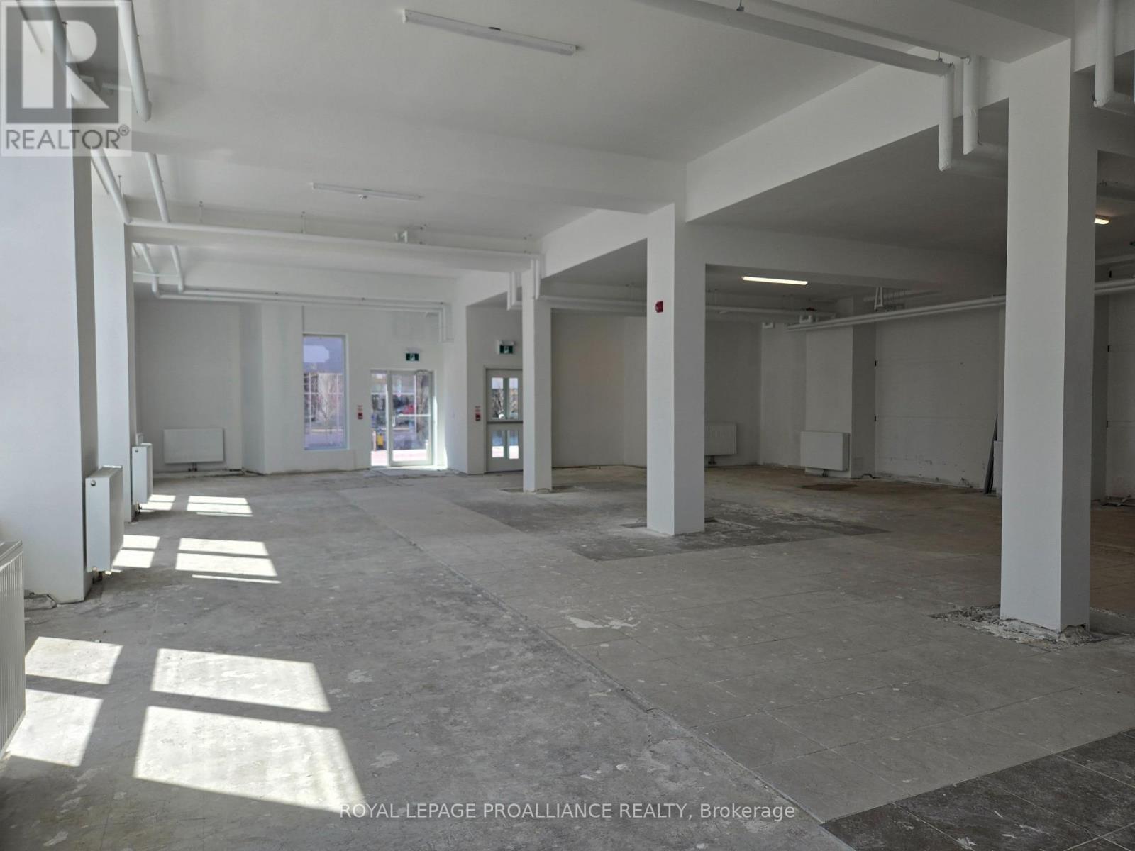 241 Front Street, Belleville, Ontario  K8N 2Z6 - Photo 6 - X12969206