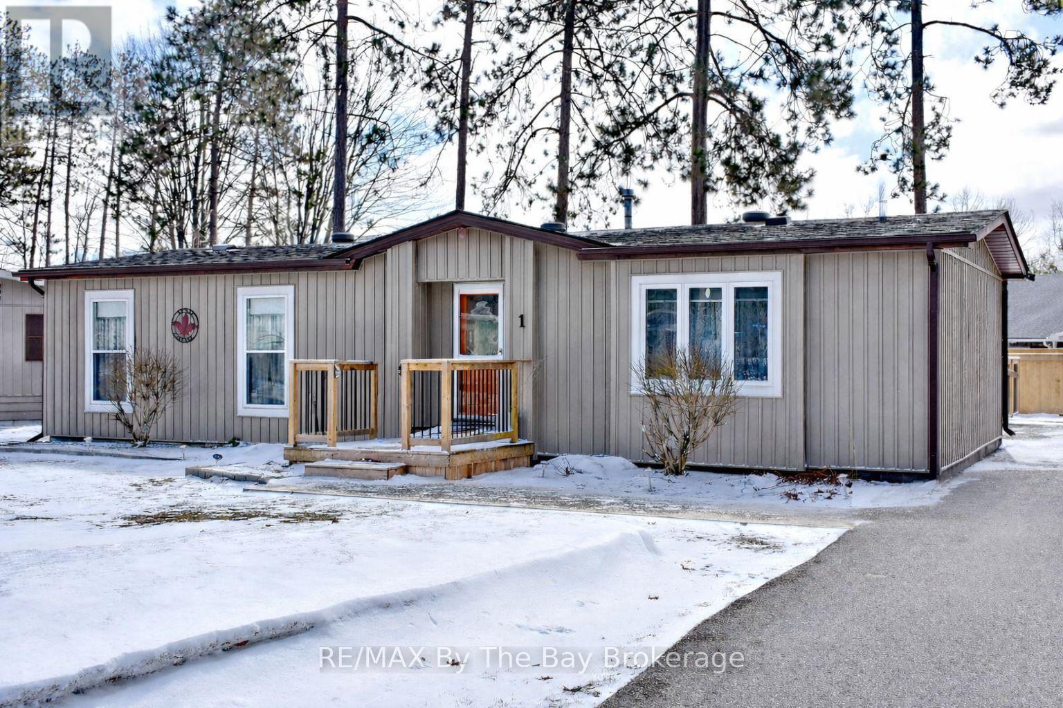 1 GOLF AVENUE, Wasaga Beach, Ontario