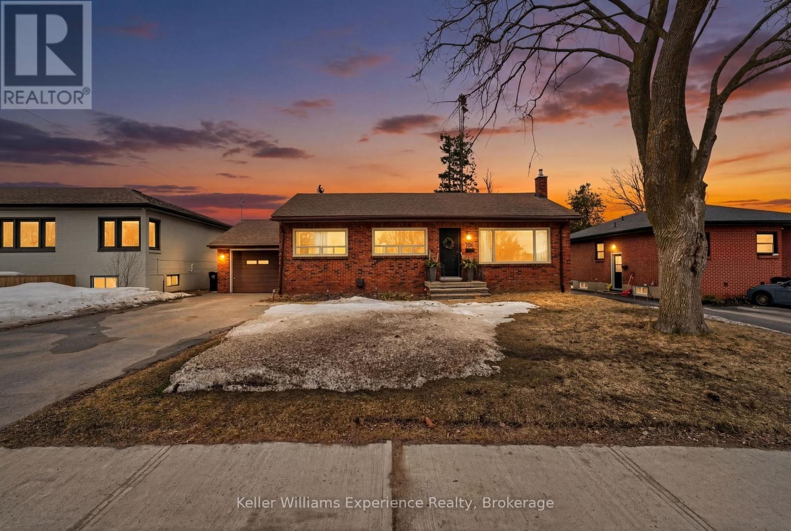 106 NELSON STREET, Barrie, Ontario