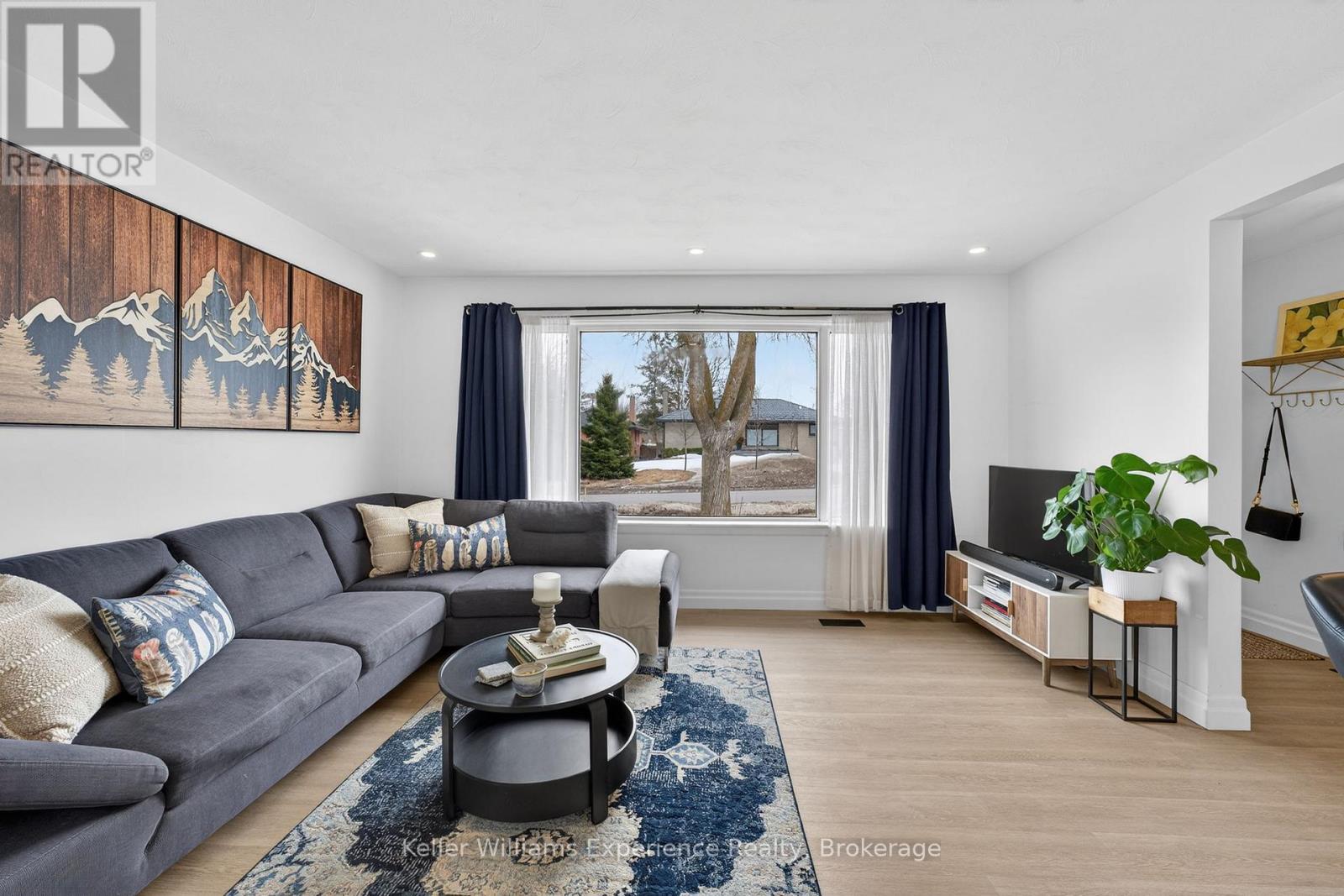 106 Nelson Street, Barrie, Ontario  L4M 4K7 - Photo 13 - S12976056