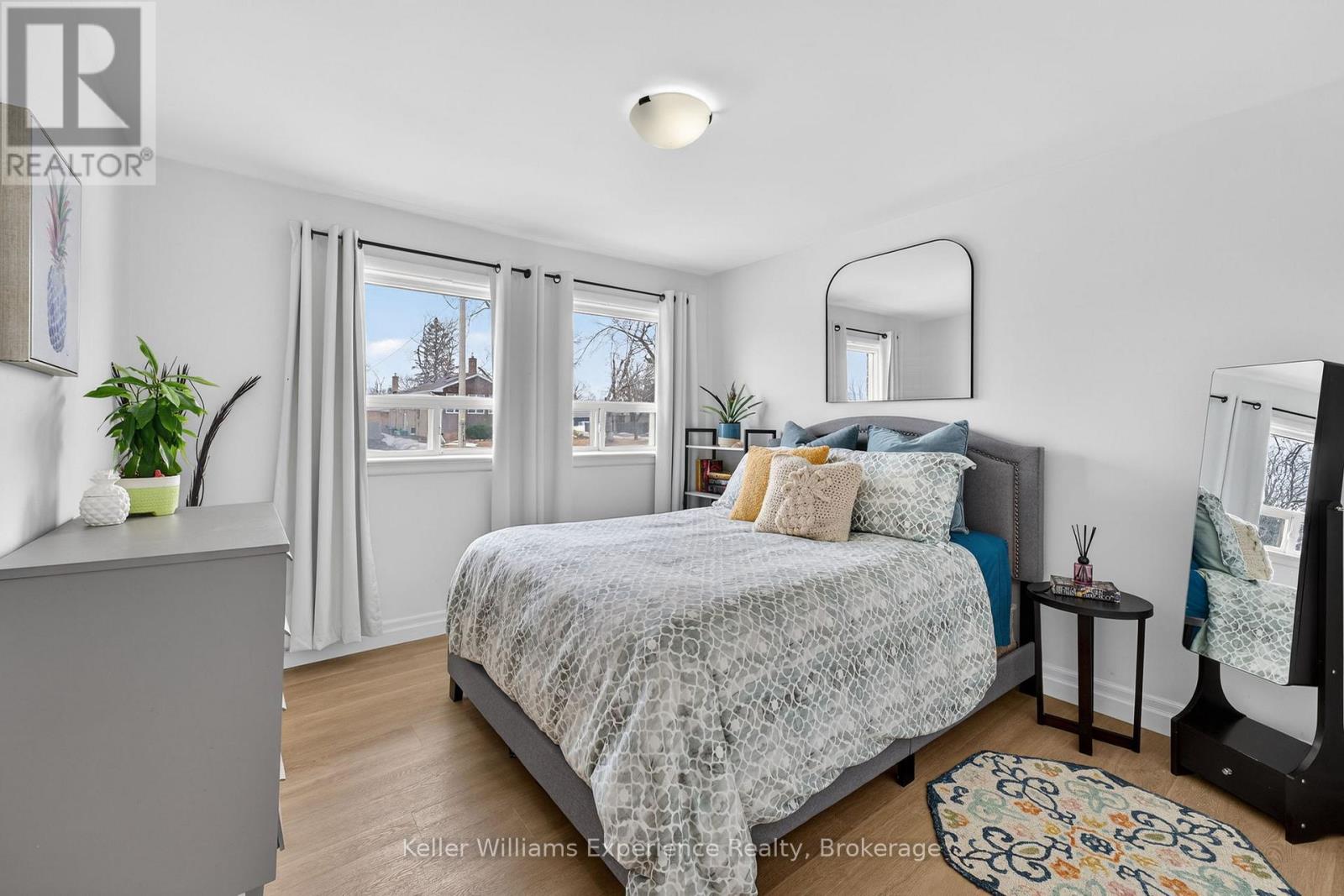 106 Nelson Street, Barrie, Ontario  L4M 4K7 - Photo 18 - S12976056