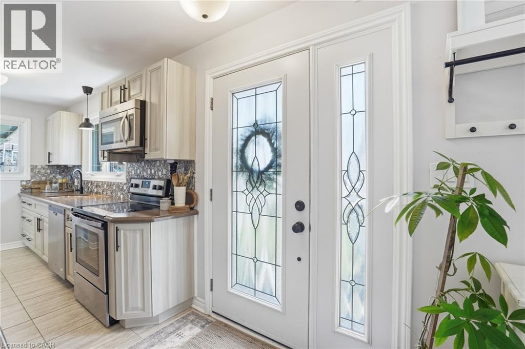 208 Seneca Avenue, Hamilton, Ontario  L9B 1M2 - Photo 12 - 40818962