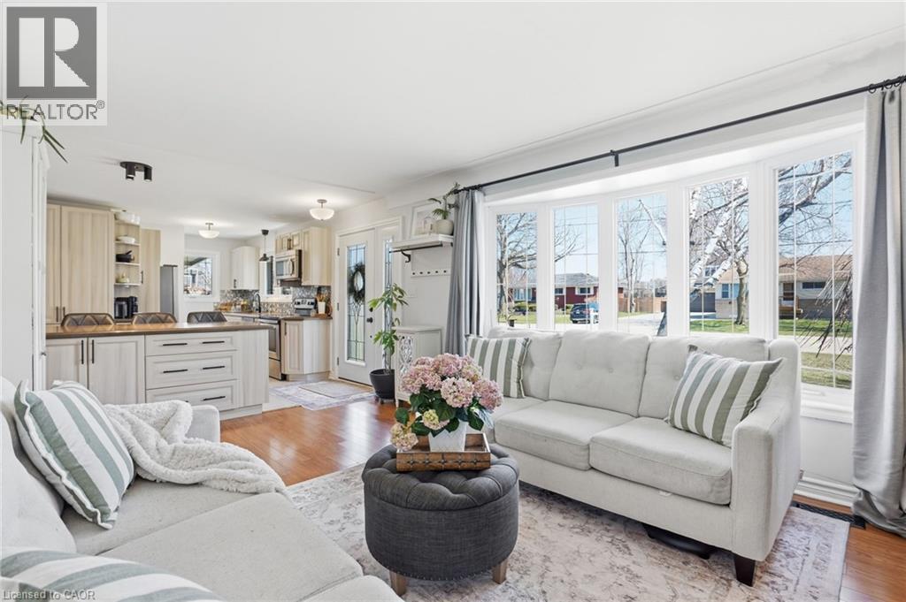 208 Seneca Avenue, Hamilton, Ontario  L9B 1M2 - Photo 17 - 40818962