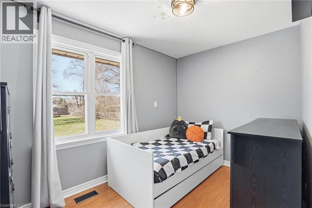 208 Seneca Avenue, Hamilton, Ontario  L9B 1M2 - Photo 30 - 40818962