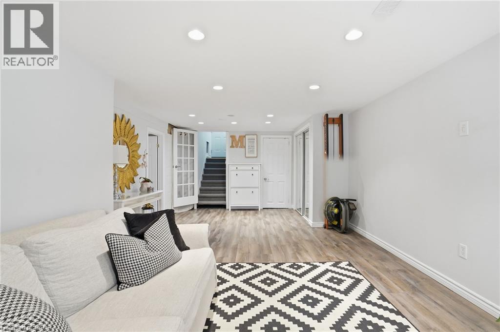 208 Seneca Avenue, Hamilton, Ontario  L9B 1M2 - Photo 35 - 40818962