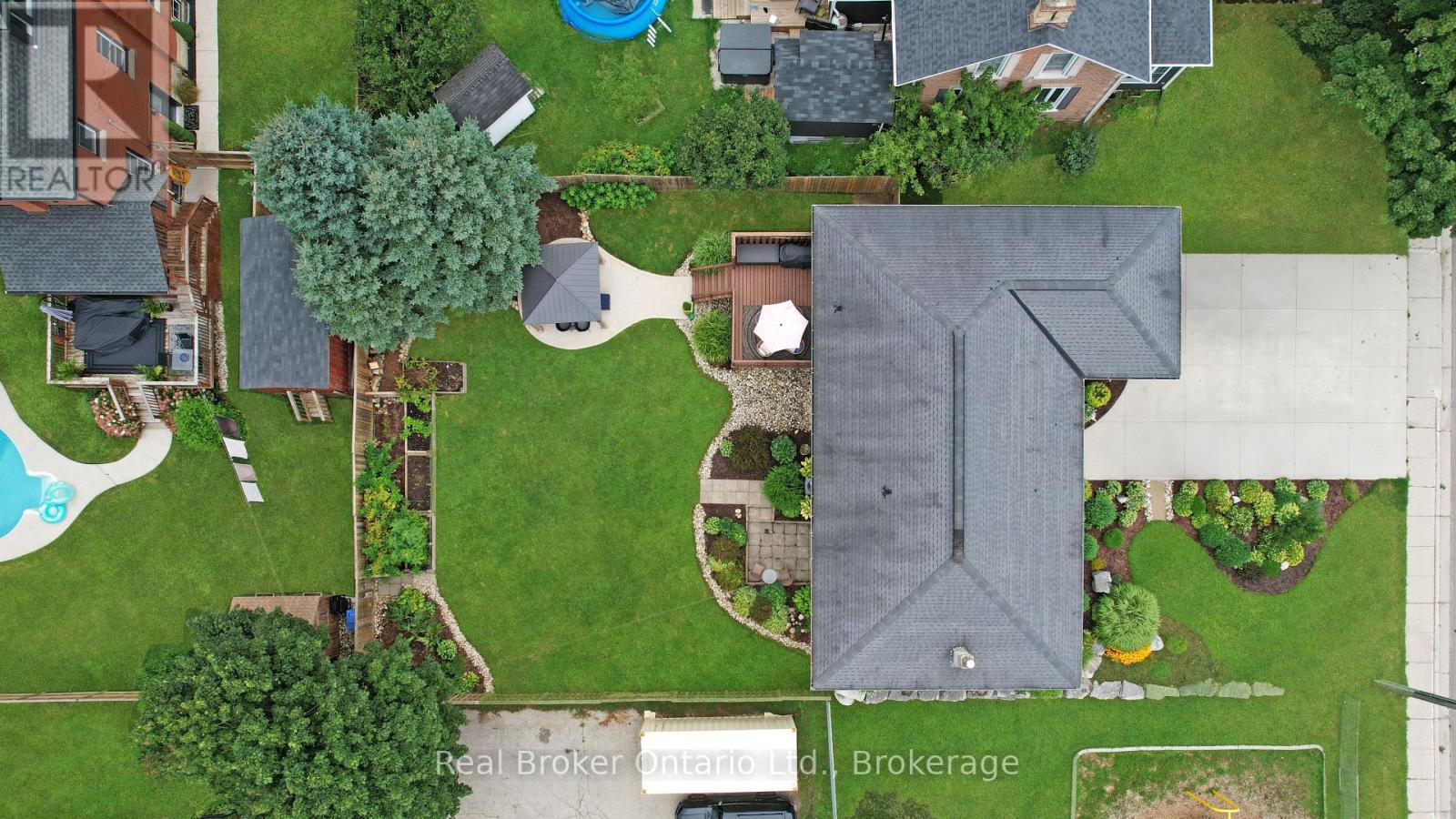 40 Arthur Street W, Minto, Ontario  N0G 1Z0 - Photo 2 - X12975954