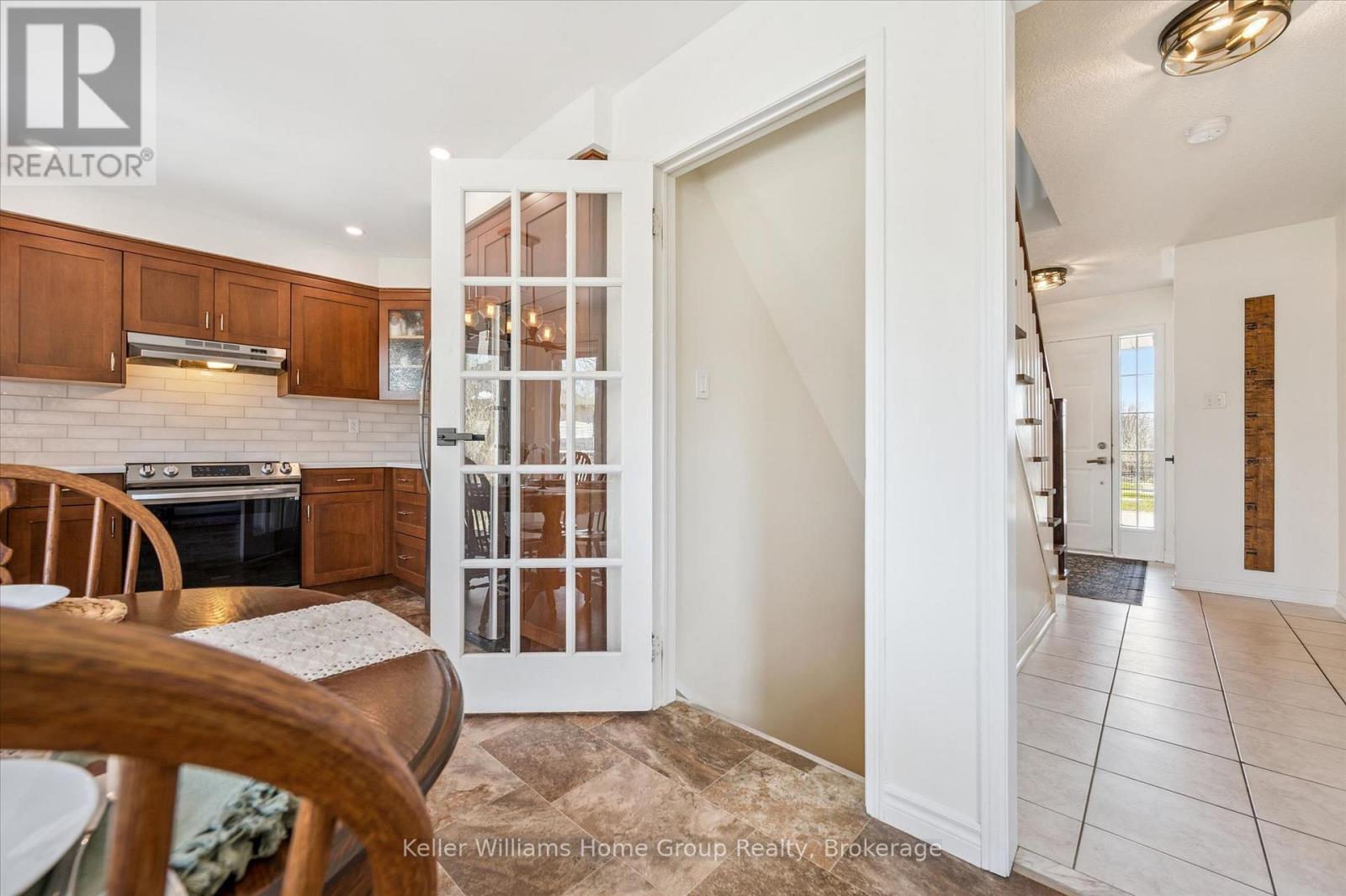 304 Daniel Crescent, Centre Wellington, Ontario  N0B 1S0 - Photo 33 - X12975996