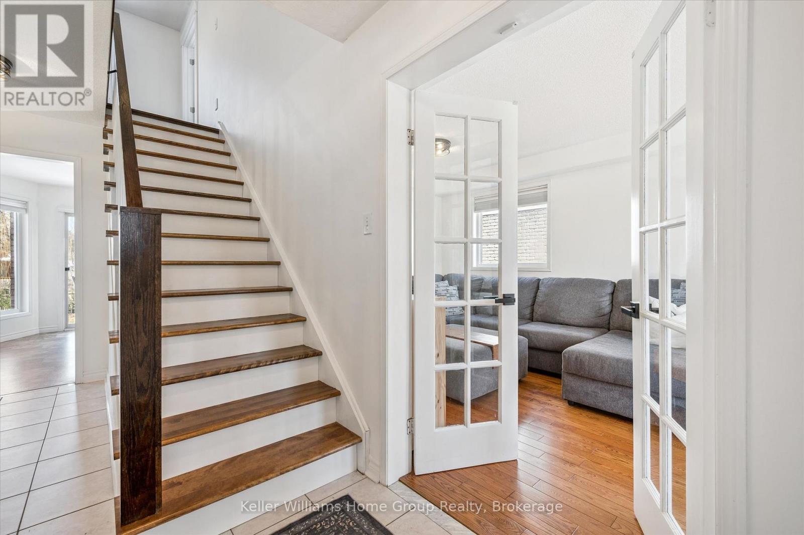 304 Daniel Crescent, Centre Wellington, Ontario  N0B 1S0 - Photo 6 - X12975996