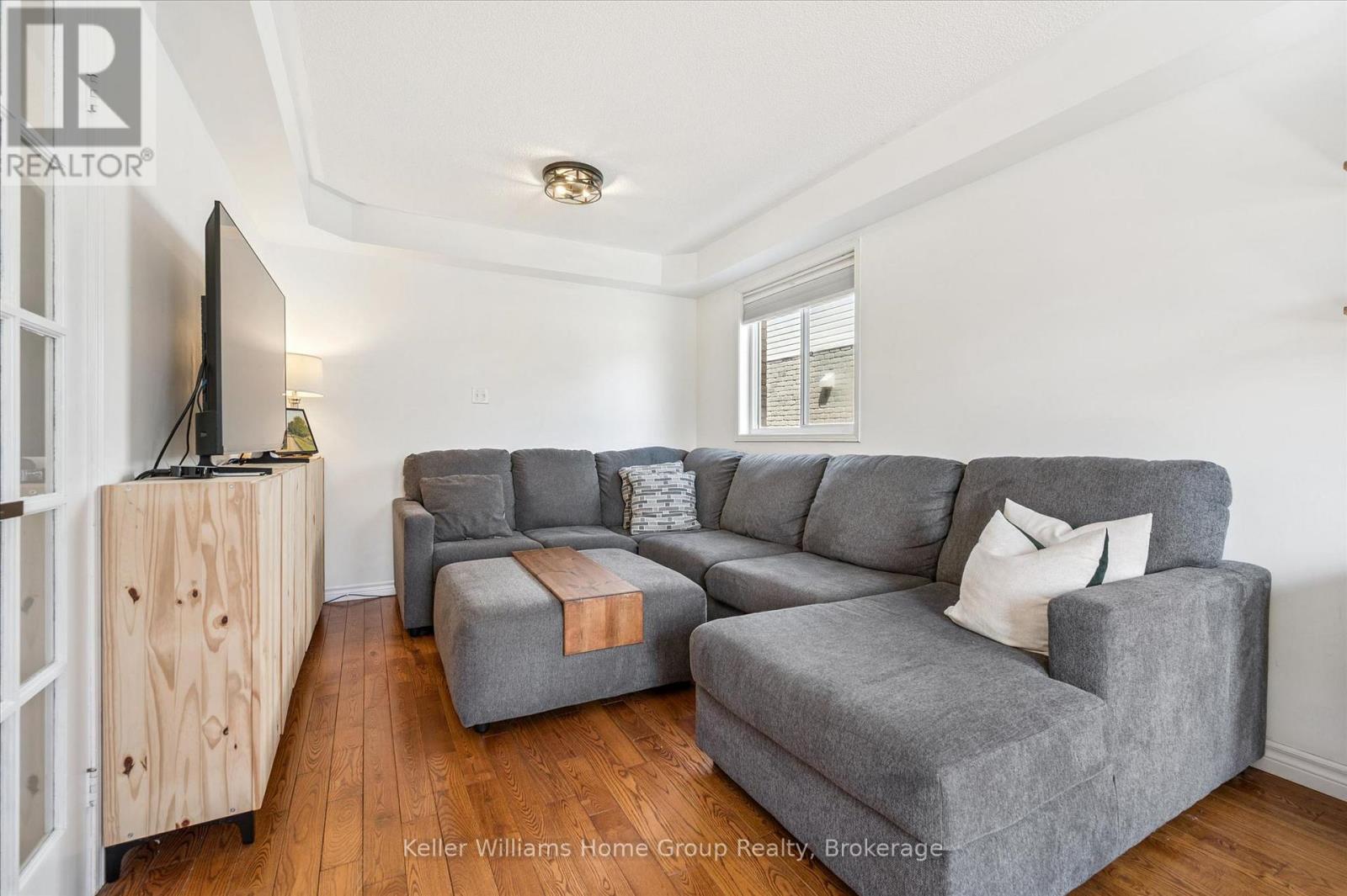 304 Daniel Crescent, Centre Wellington, Ontario  N0B 1S0 - Photo 7 - X12975996