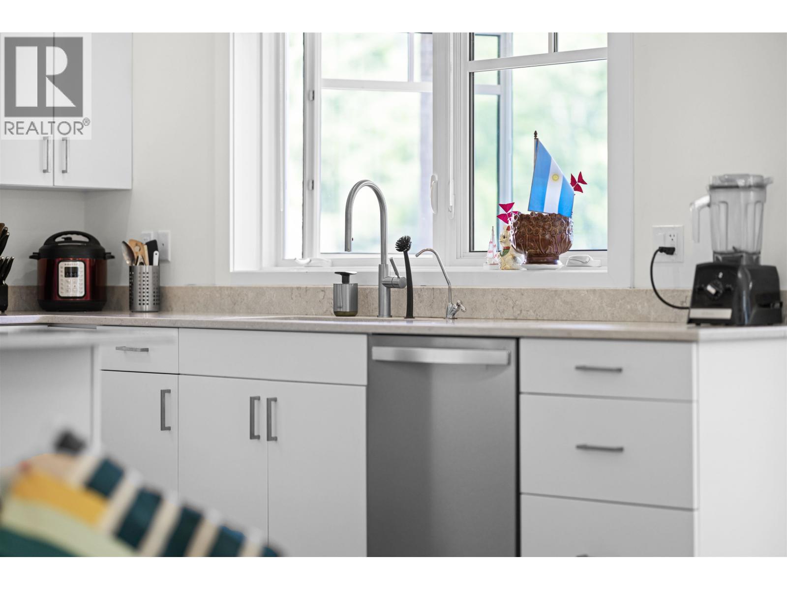 1096 Foxglove Lane, Bowen Island, British Columbia  V0N 1G1 - Photo 13 - R3083825