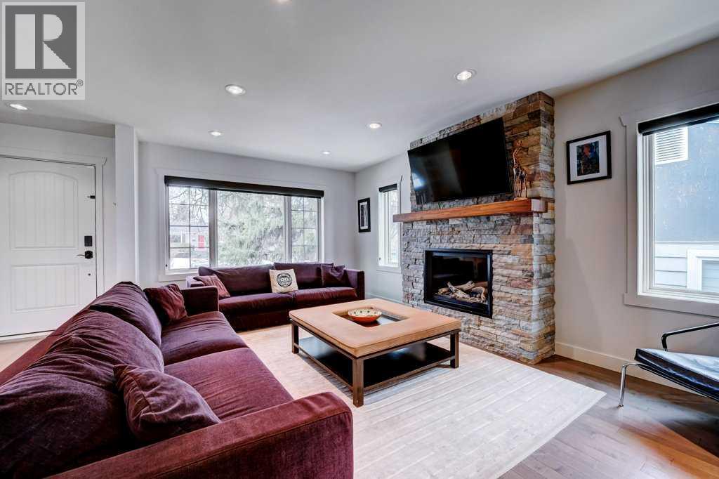 3040 26 Street SW, Calgary, Alberta  T3E 2B5 - Photo 4 - A2283067