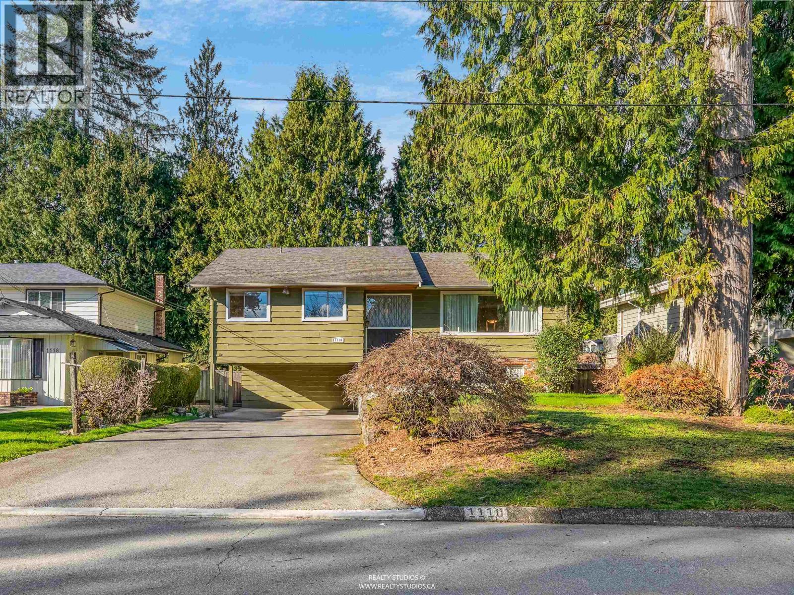 1110 LODGE ROAD, North Vancouver, British Columbia