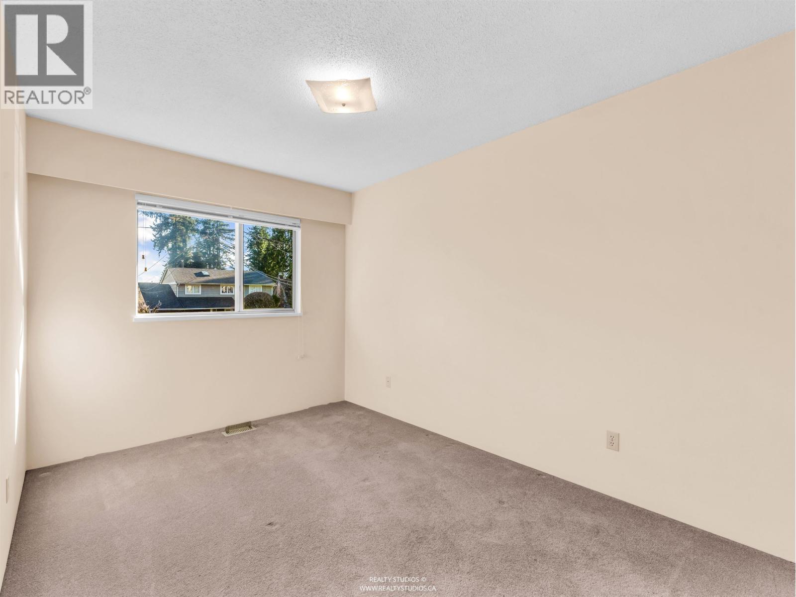 1110 Lodge Road, North Vancouver, British Columbia  V7R 1W8 - Photo 22 - R3109132