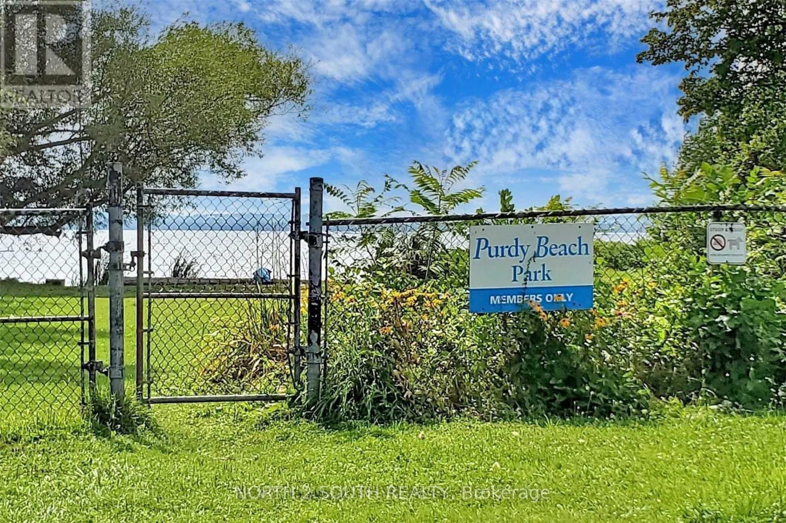 202 Garden Avenue, Georgina, Ontario  L4P 2L4 - Photo 4 - N12941448