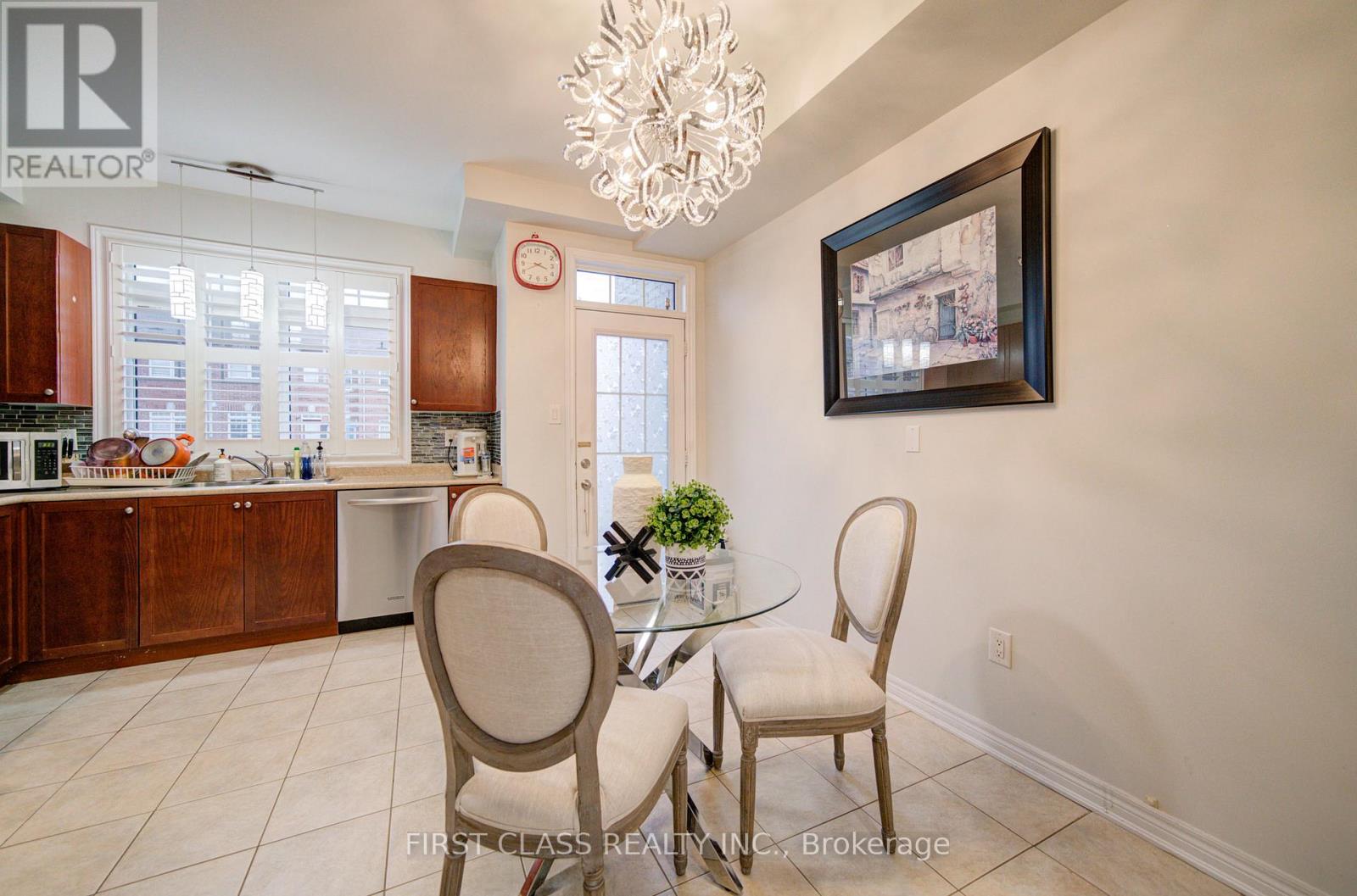 322 Delray Drive, Markham, Ontario  L6E 0R2 - Photo 8 - N12974152