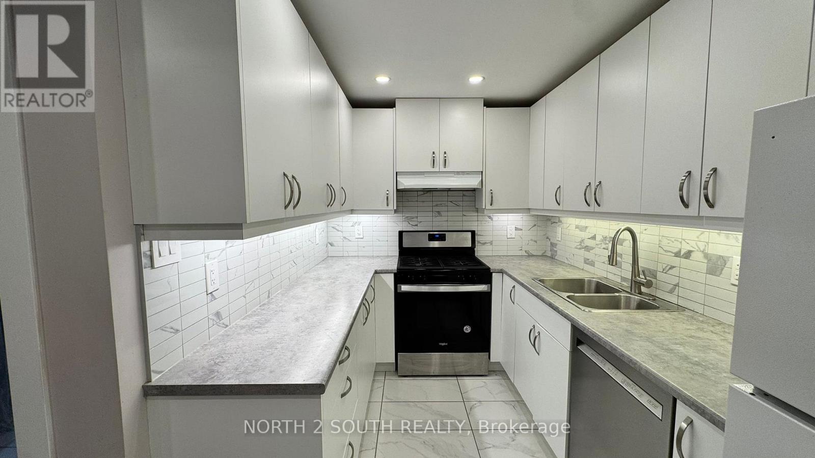 Bsmt - 29 Gore Drive, Barrie, Ontario  L4N 8L3 - Photo 2 - S12913312