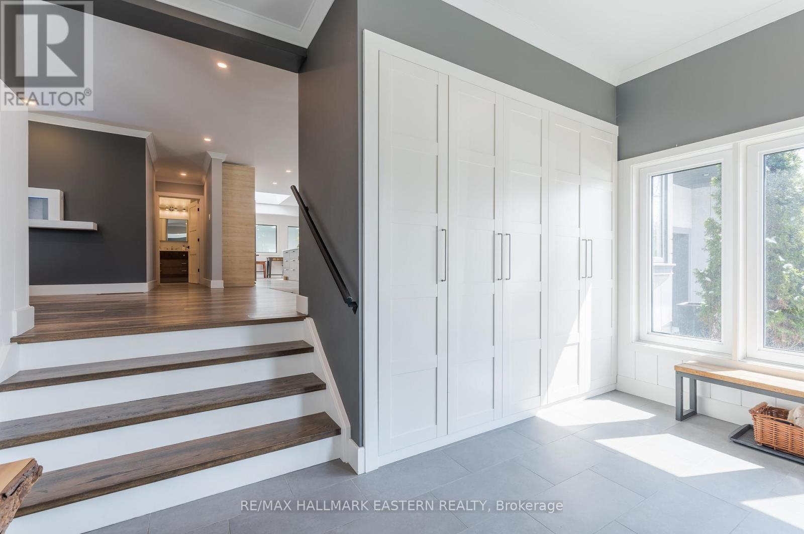 6 Weller Crescent, Peterborough, Ontario  K9J 6J5 - Photo 3 - X12976078