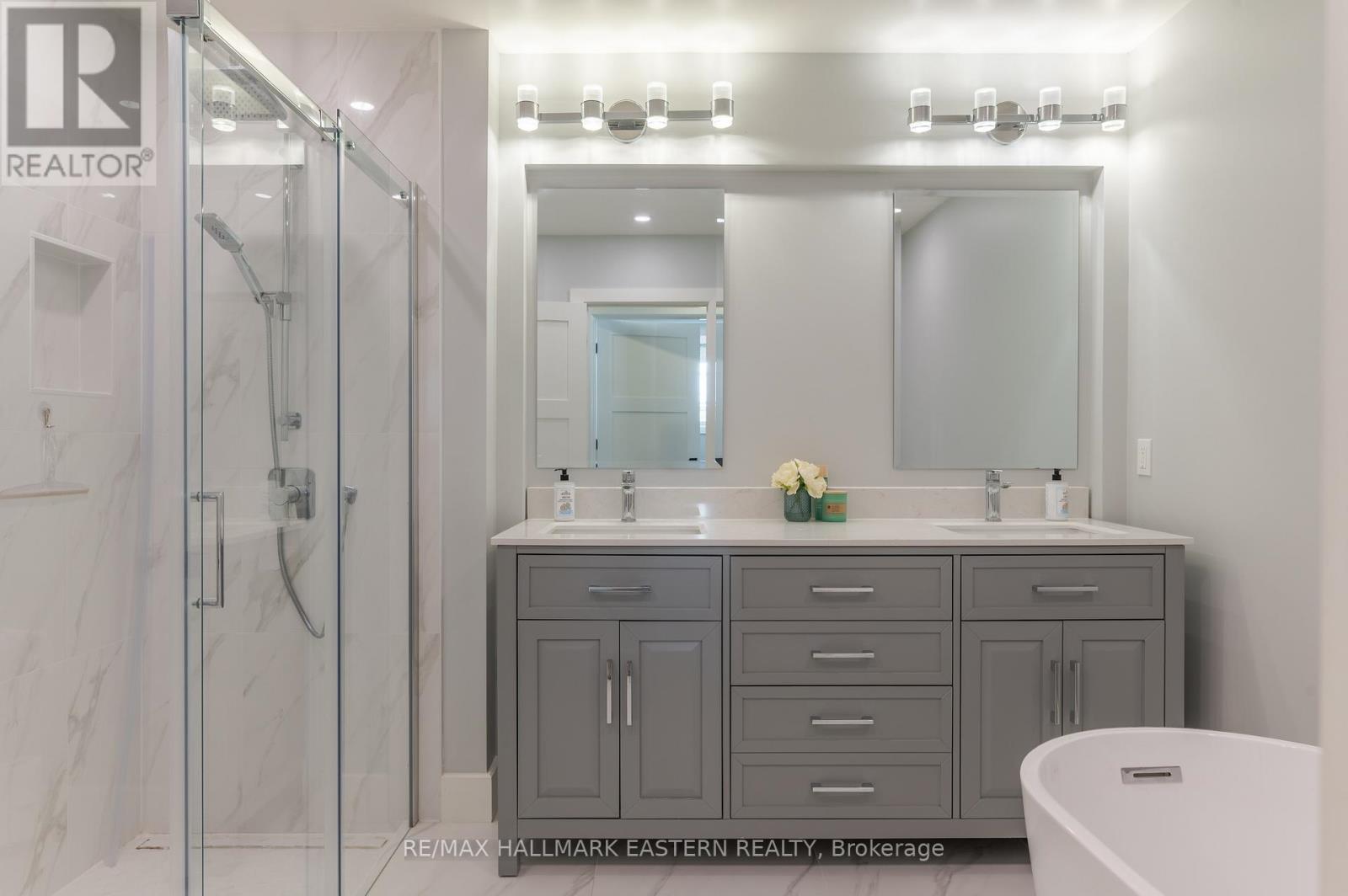 6 Weller Crescent, Peterborough, Ontario  K9J 6J5 - Photo 40 - X12976078