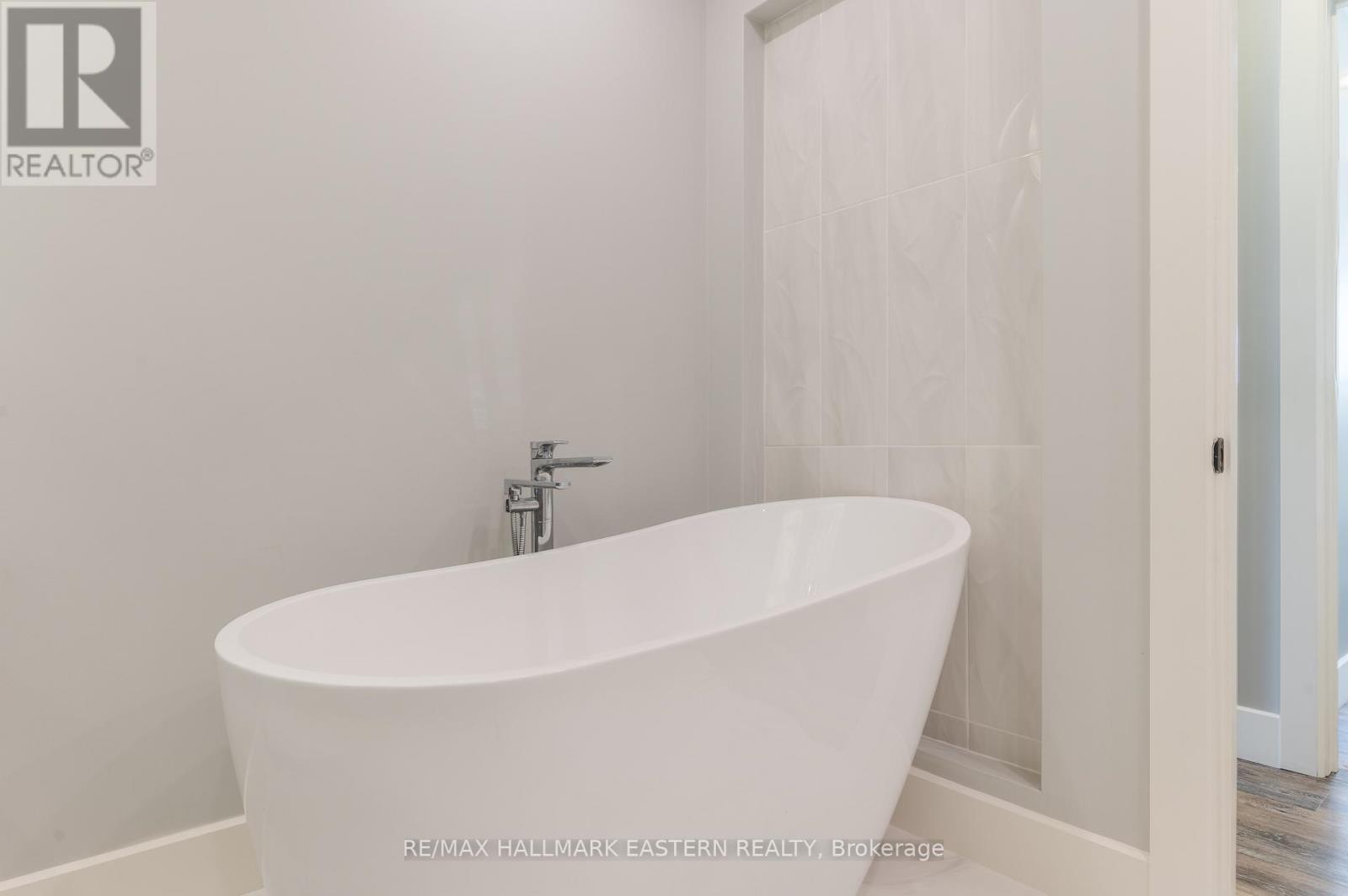 6 Weller Crescent, Peterborough, Ontario  K9J 6J5 - Photo 41 - X12976078