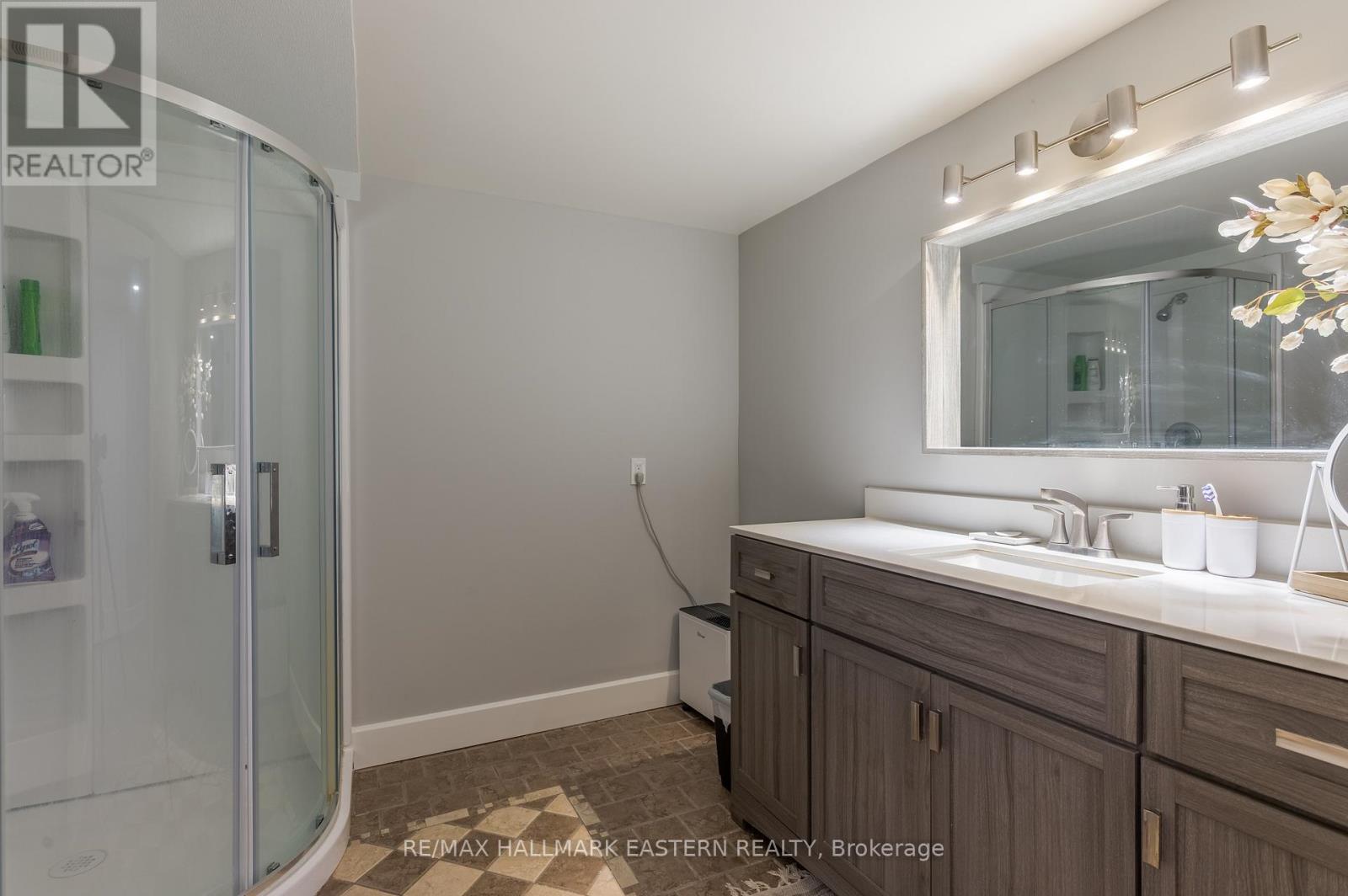 6 Weller Crescent, Peterborough, Ontario  K9J 6J5 - Photo 44 - X12976078