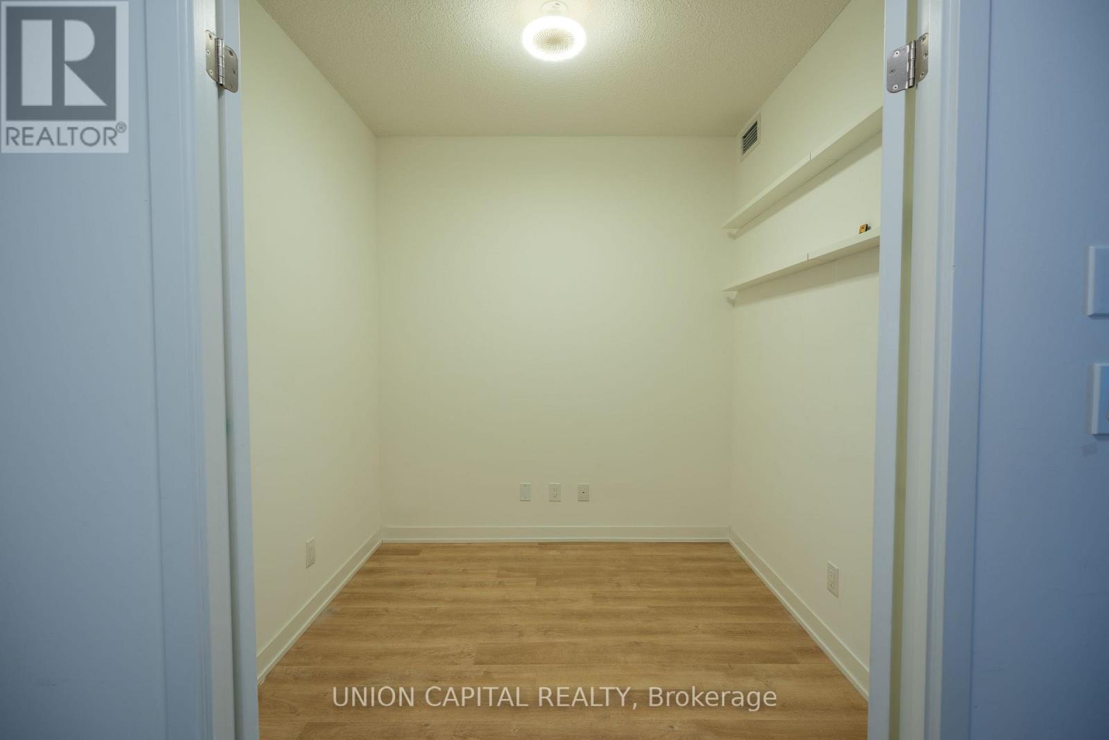 1106 - 8119 Birchmount Road, Markham, Ontario  L6G 0H5 - Photo 3 - N12975796